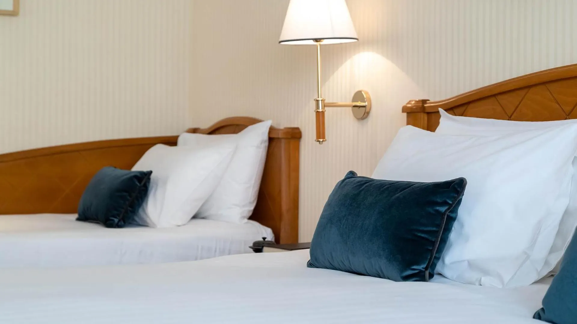 Hotel Etats Unis Opera Paris 4*,